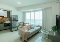 其他 3 Spacious and Cozy 2BR near Mall at Grand Kamala Lagoon Apartment By Travelio