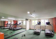 其他 6 Standard 2BR at Apartment Parahyangan Residence by Travelio