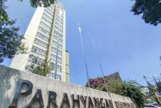 Lobby Standard 2BR at Apartment Parahyangan Residence by Travelio