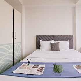 Bedroom 1 Tidy and Comfortable Studio at Apartment Collins Boulevard By Travelio, Khách sạn Sektor 1D Gading Serpong
