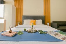 ห้องนอน Comfy and Warm Studio at Nifarro Park Apartment By Travelio
