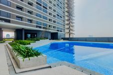 Exterior Comfy and Good Studio at Collins Boulevard Apartment By Travelio