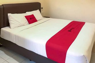 Bilik Tidur 4 RedDoorz @ Pavilion Residence Cikarang