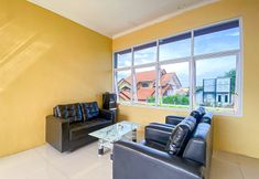 Lobby 2 RedDoorz Syariah Permata Inn near Alun-Alun Cilacap