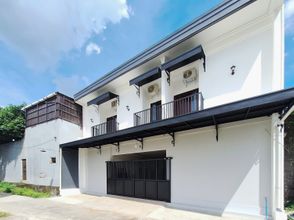 Exterior 4 RedDoorz Syariah @ Zahra Homestay Maguwoharjo