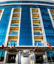 Lainnya 4 Royal Mirage