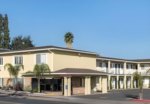 Others Super 8 by Wyndham Phoenix West