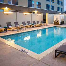 The Southlake Hotel 1 โรงแรมแคมเบรีย เซาท์เลค ดีเอฟดับเบิลยู นอร์ท, โรงแรม & ที่พัก Southlake Town Square