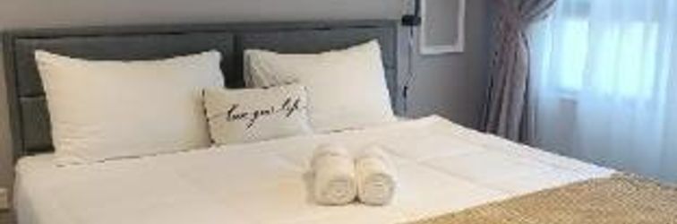 Others Zulanie Suite @ Troika Residence, Wifi & Netflix