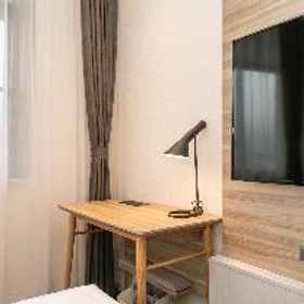 Hanting Premium Hotel Shanghai Jiuting Plaza Hotel 1 漢庭優佳ホテル(上海九亭地下鉄駅), Golden Villa Resort Shanghai ホテル