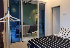 Others 4 Puchong 1-5 pax 5mins IOI Mall LRT Cozy Apartment