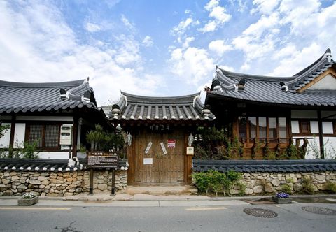 Others Jeonju Hanok Ihwa Gotaek Banchayougi Josik