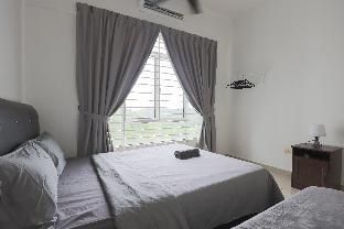 Others 4 Cozy 3-bedroom condo w Pool for 6 |Seri Kembangan