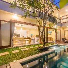 Large 5 Bedroom Villa Legian/Seminyak 1 Large 5 Bedroom Villa Legian/Seminyak, Hotel Joni Restaurant