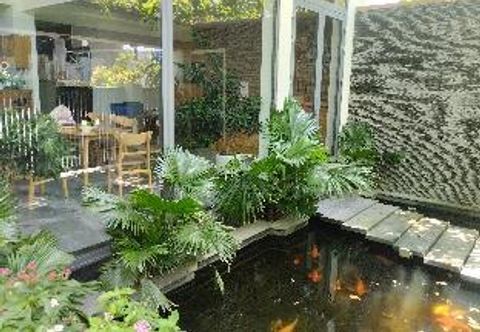 Others La Maison de Fleurs