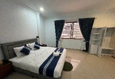 기타 6 Floozys Hotel, Bar and Grill