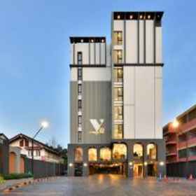 V32 Hotel 1, Hotel Sexy Maid