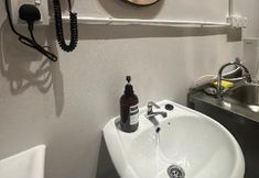 Others 4 Be Right Back Loft - Alma