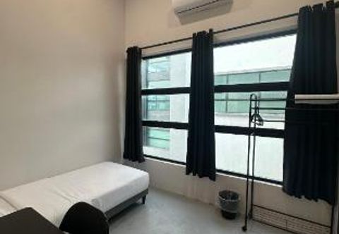 Others Be Right Back Loft - Alma