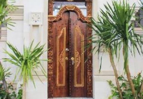 Others Lilis Ikvala Radha