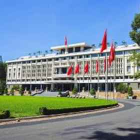 Valentine Luxury hotel - 31 Bui Vien Street 1, Hotel Tran Huu Trang Cai Luong Theater