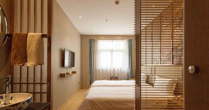 Bedroom 24K International Hotel (Fuzhou Road)