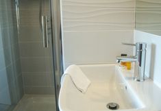 Others 6 The Cove Guest House