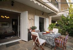 Others 4 Close to Transit - Modern 2BR Home