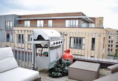Lain-lain 4 2 Bedroom Penthouse With Balcony and Castle Views