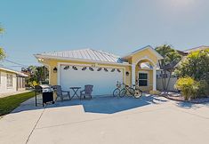 Others 3 New Listing! Designer Beach W/ Bikes 3 Bedroom Home