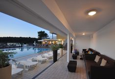 Others 5 Well-kept Apartment With Balcony, 4 km. From Touristic Pula