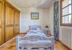 Others 4 Alluring Holiday Home in Seguret With Private Swimming Pool