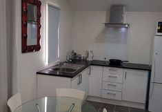 Others 3 Beautiful And Bright Studio Apartment Near Botany Downs