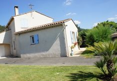 Others 5 Charming Holiday Home in Oraison With Private Pool