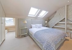 Others 3 Bright & Spacious 2-bed Apt, 5 Mins From Tube