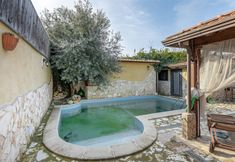 อื่นๆ 7 Luxurious Holiday Home in Napoli With Swimming Pool