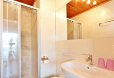 Lain-lain 3 Large Apartment in Salzburg With Swimming Pool