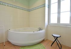 Others 2 Luxurious Mansion in Verneuil With Whirlpool