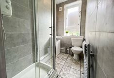 Others 7 Striking & Elegant 2BR Flat - Free Street Parking