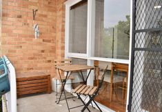 Others 4 Charming 1 Bedroom Apartment in Leafy Green Hawthorn