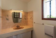 Others 3 Cottage With Porch, Large Private Pool and Spacious Garden
