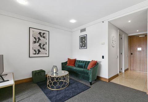 Others Contemporary Style and Comfort with Beautiful Park View by Urban Butler