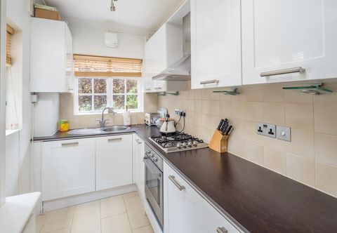 其他 Charming 2BR Flat With Patio in Hammersmith