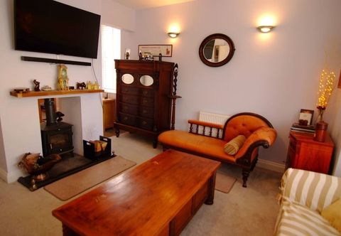 Others Elegant Edwardian 4-bed House in Swanage Sea Views