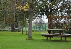 其他 5 Holiday House With Jacuzzi, Spacious Garden, Beautiful Views and a Playground