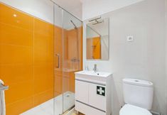 Others 4 Minimalist 2bdr Apt in Lisbon, Excellent Location