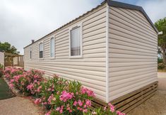 Others 7 Graceful Mobile Home in Canet-en-roussillon With Pool