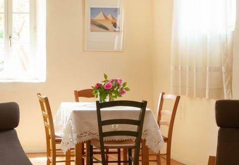 Others Quaint Holiday Home in Rustrel With Swimming Pool