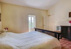 Others 3 Quaint Holiday Home in Rustrel With Swimming Pool