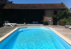 기타 3 Attractive Holiday Home in Castle With Heated Pool for 8 Persons